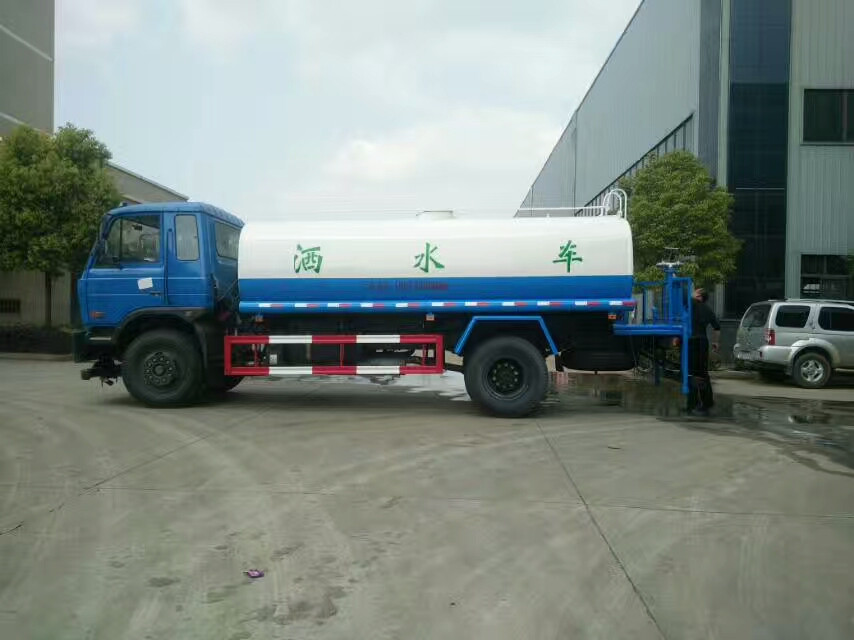 東風(fēng)153國(guó)五15噸灑水車(chē)  東風(fēng)153國(guó)五15噸灑水車(chē)