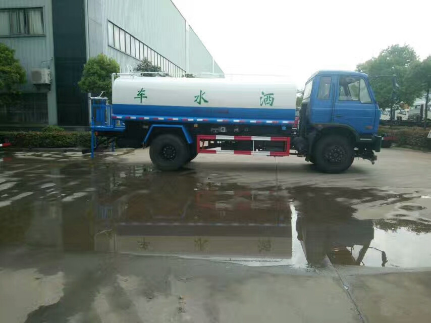 東風(fēng)153國(guó)五15噸灑水車(chē)  東風(fēng)153國(guó)五15噸灑水車(chē)