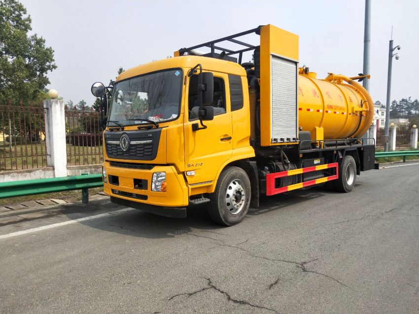 國六吸污車的發(fā)動機電控功能介紹-吸污車生產(chǎn)廠家 國六吸污車的發(fā)動機電控功能介紹-吸污車生產(chǎn)廠家