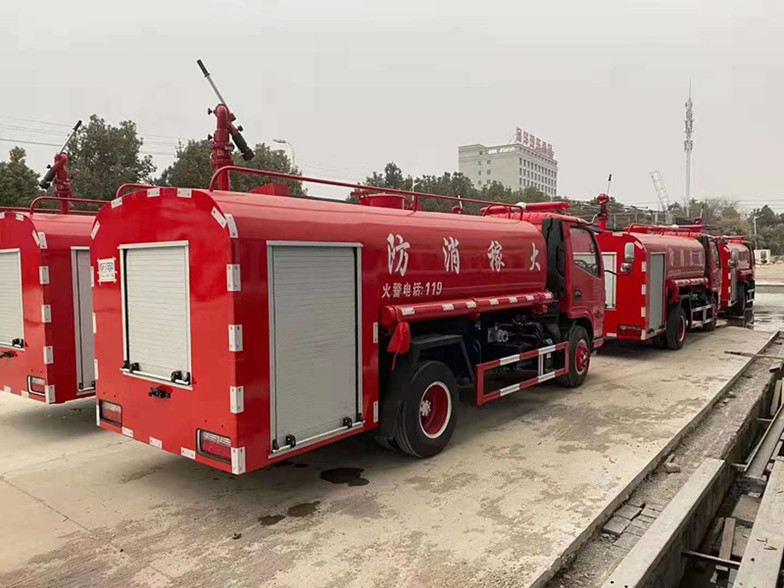 消防灑水車(chē) 消防灑水車(chē)