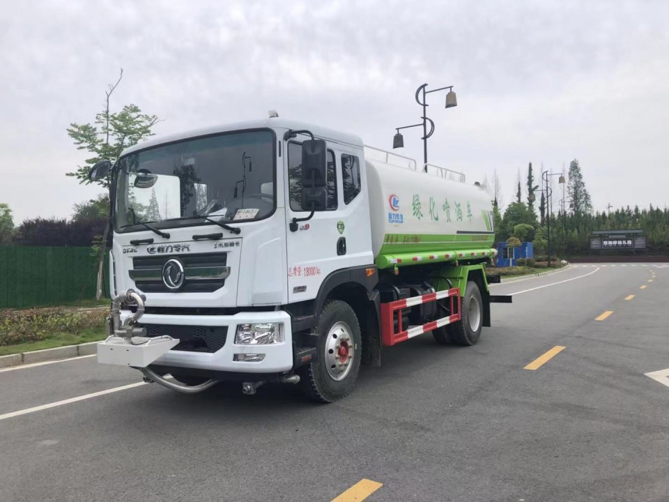 東風(fēng)145灑水車 東風(fēng)145灑水車
