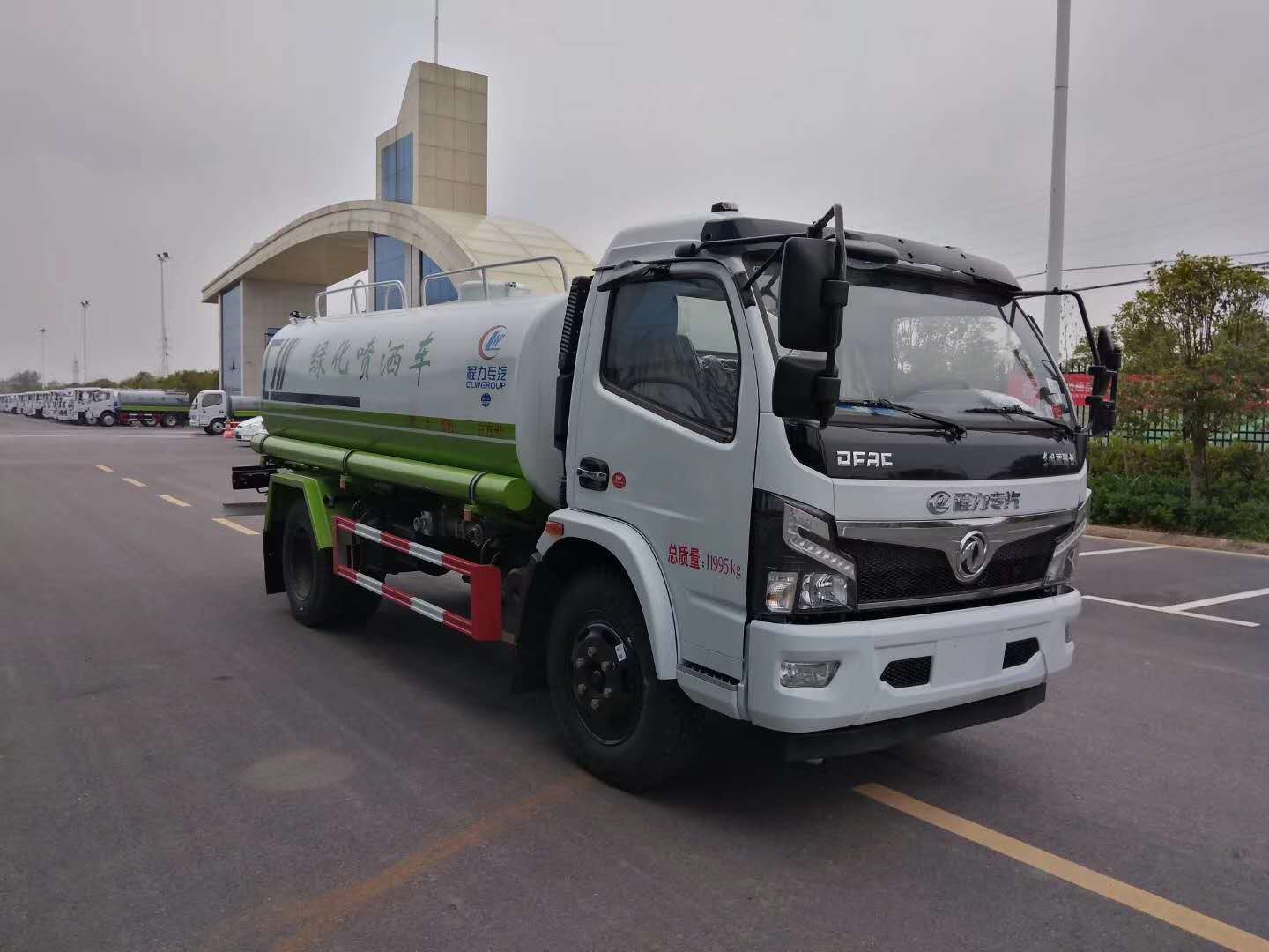 東風(fēng)大多利卡8噸灑水車