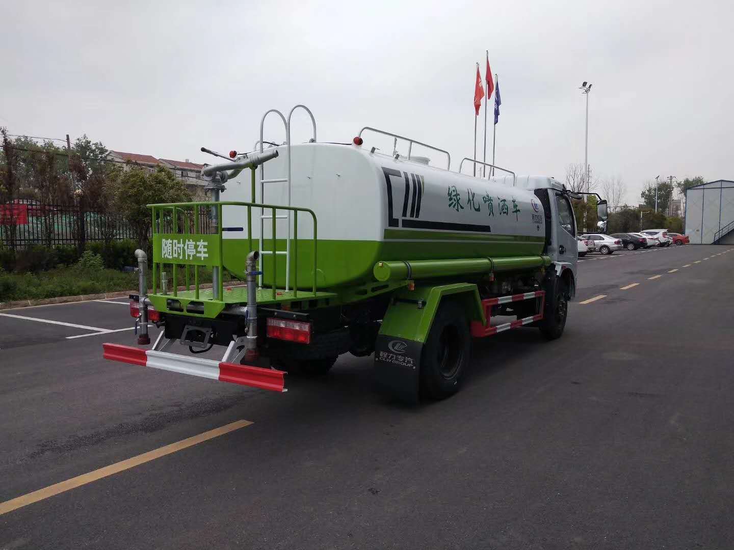 東風(fēng)大多利卡8噸灑水車