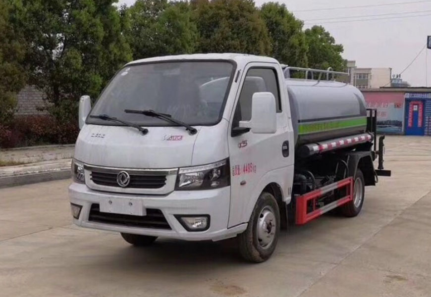 東風(fēng)涂逸3方藍牌綠化灑水車圖片