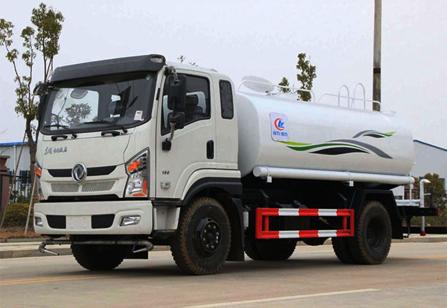 東風(fēng)專(zhuān)底12噸D1灑水車(chē)